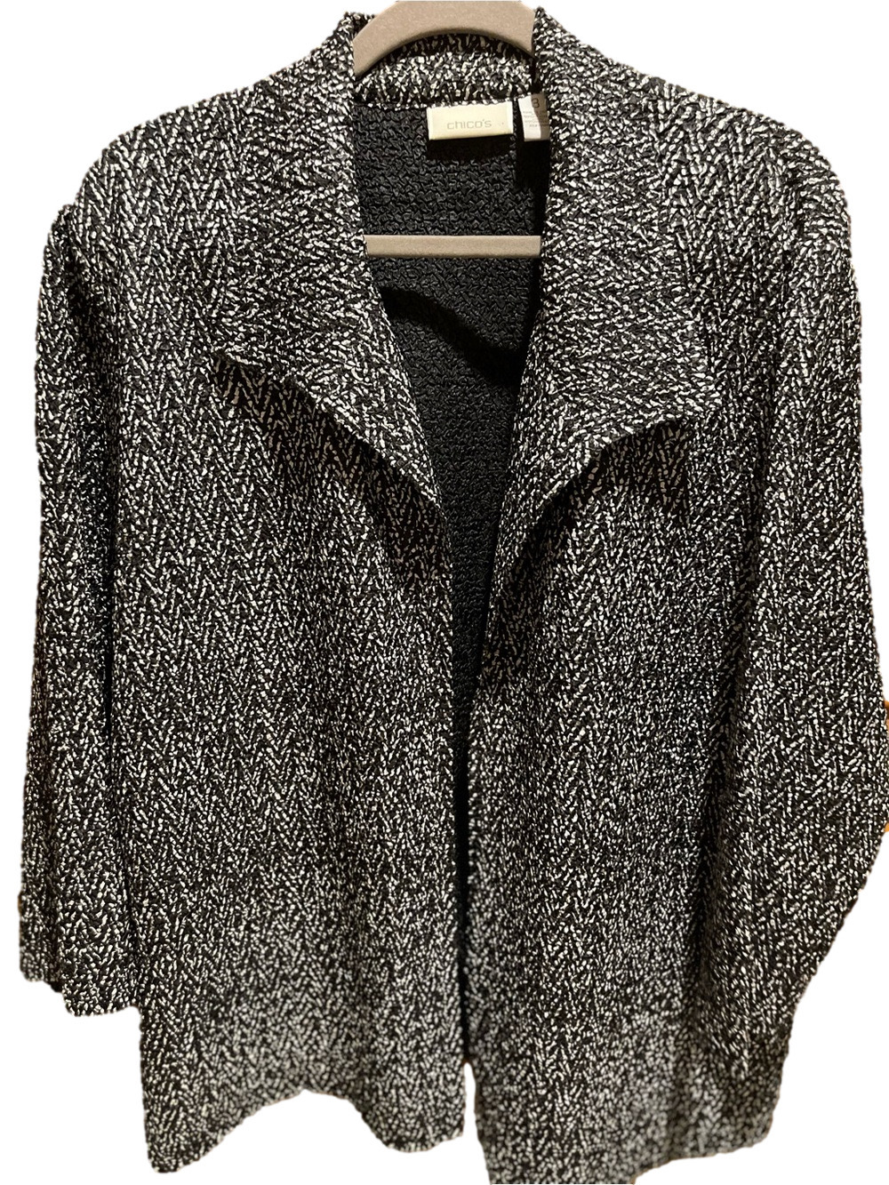 34. WOMENS CHICO’S 3/XL DETAIL JACKET